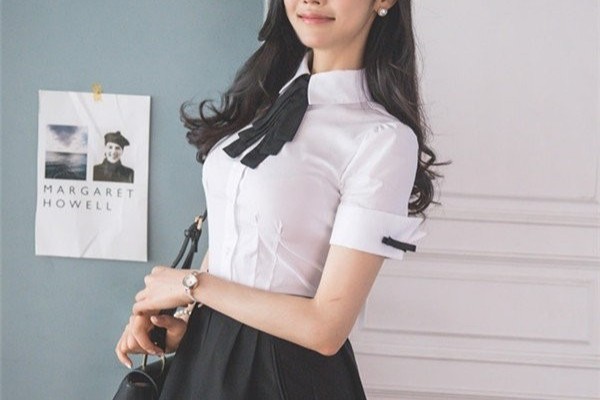 But persistence in love has never been one or two people. When she looked at Liu Zheng obstinately, she never thought that Xiao Rong must stubbornly torture her.